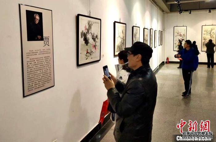 天津花鸟四家书画作品联展。　钟欣 摄
